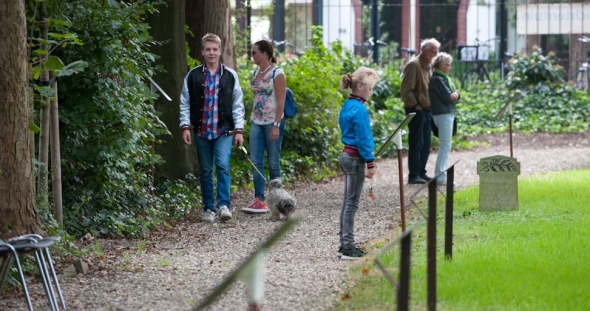 Gedichtentuin in het Boomkwekerskerkhof